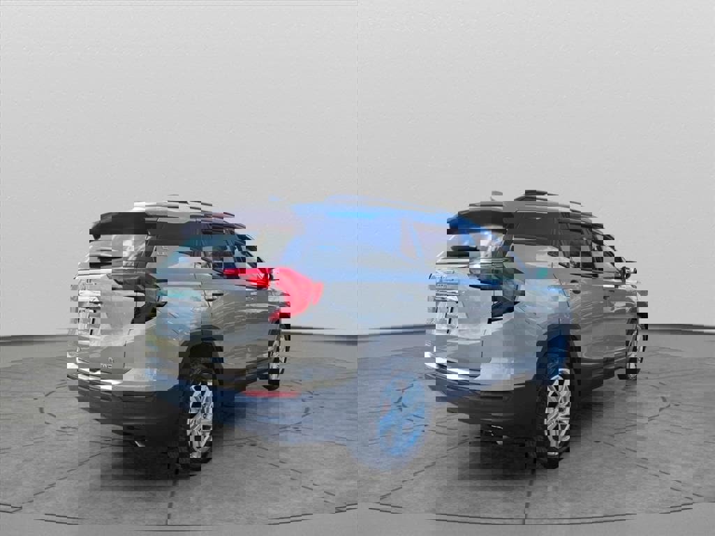 Used 2018 GMC Terrain SLE w/ Driver Convenience Package image 5