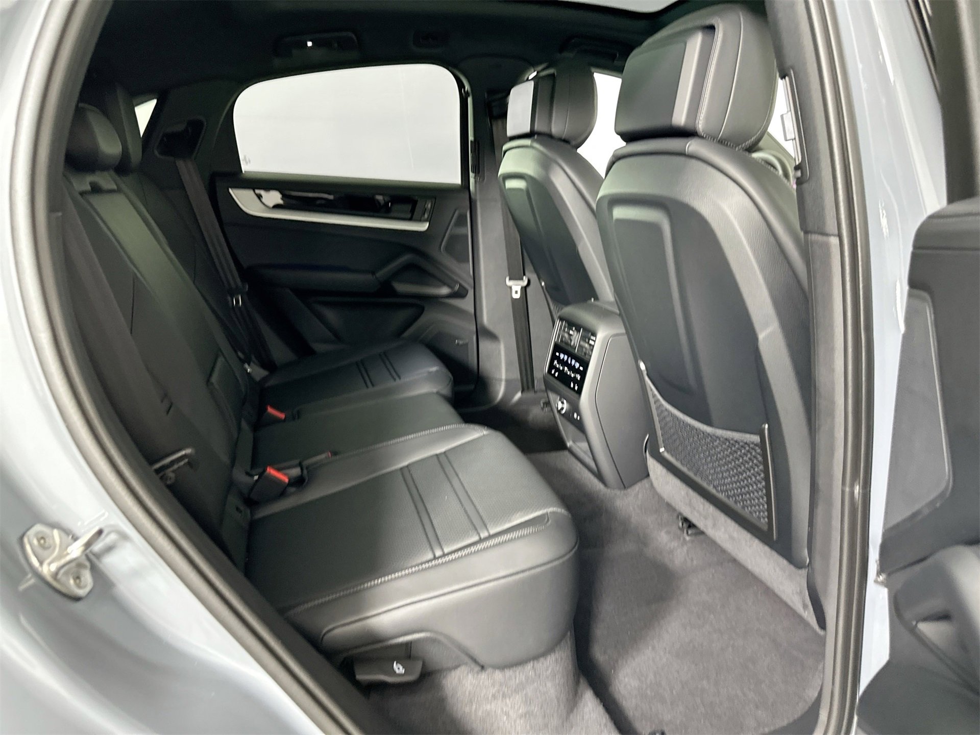 New 2026 Porsche Cayenne S image 28
