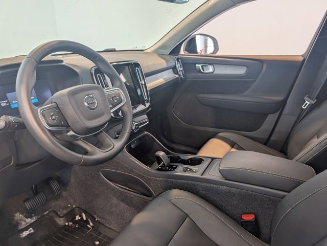 Used 2026 Volvo XC40 B5 Core w/ Climate Package image 14