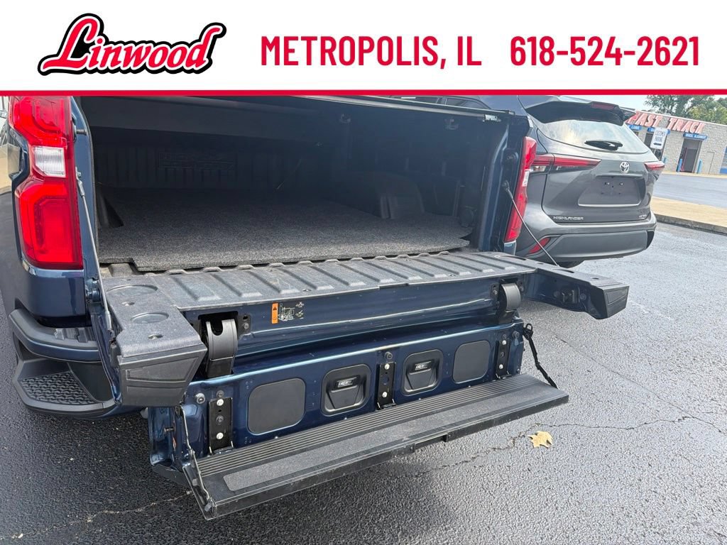 Used 2022 Chevrolet Silverado 1500 High Country w/ High Country Premium Package AWD/4WD image 9