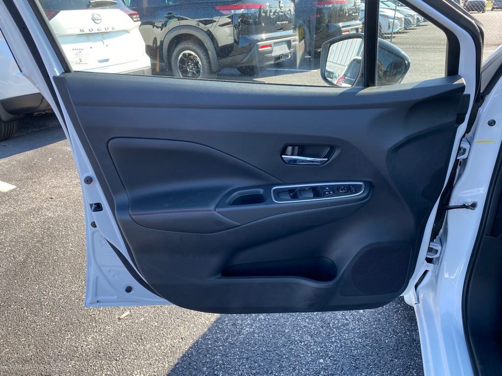 New 2025 Nissan Versa SR w/ Trunk Package image 13