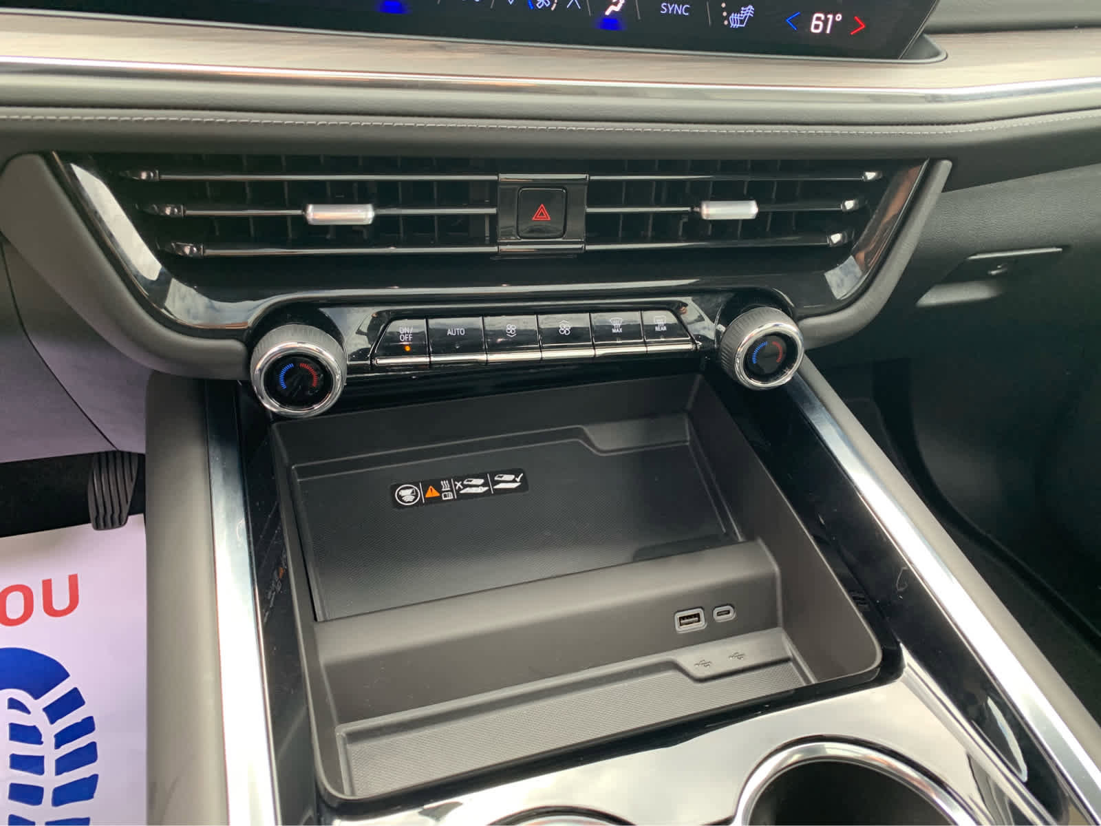 Used 2025 Chevrolet Suburban Z71 image 20