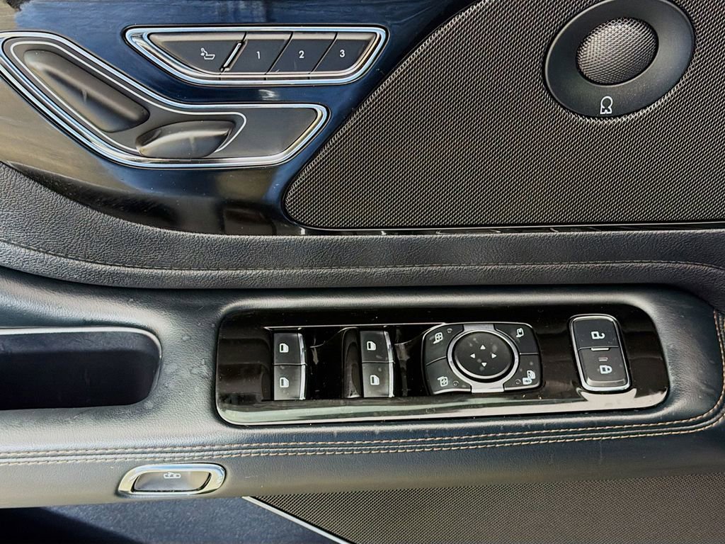 Used 2025 Lincoln Aviator Reserve w/ Jet Appearance Package image 29