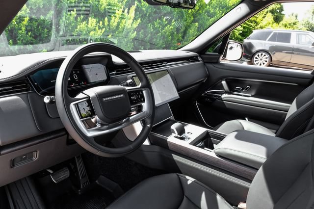 New 2026 Land Rover Range Rover SE AWD/4WD image 3