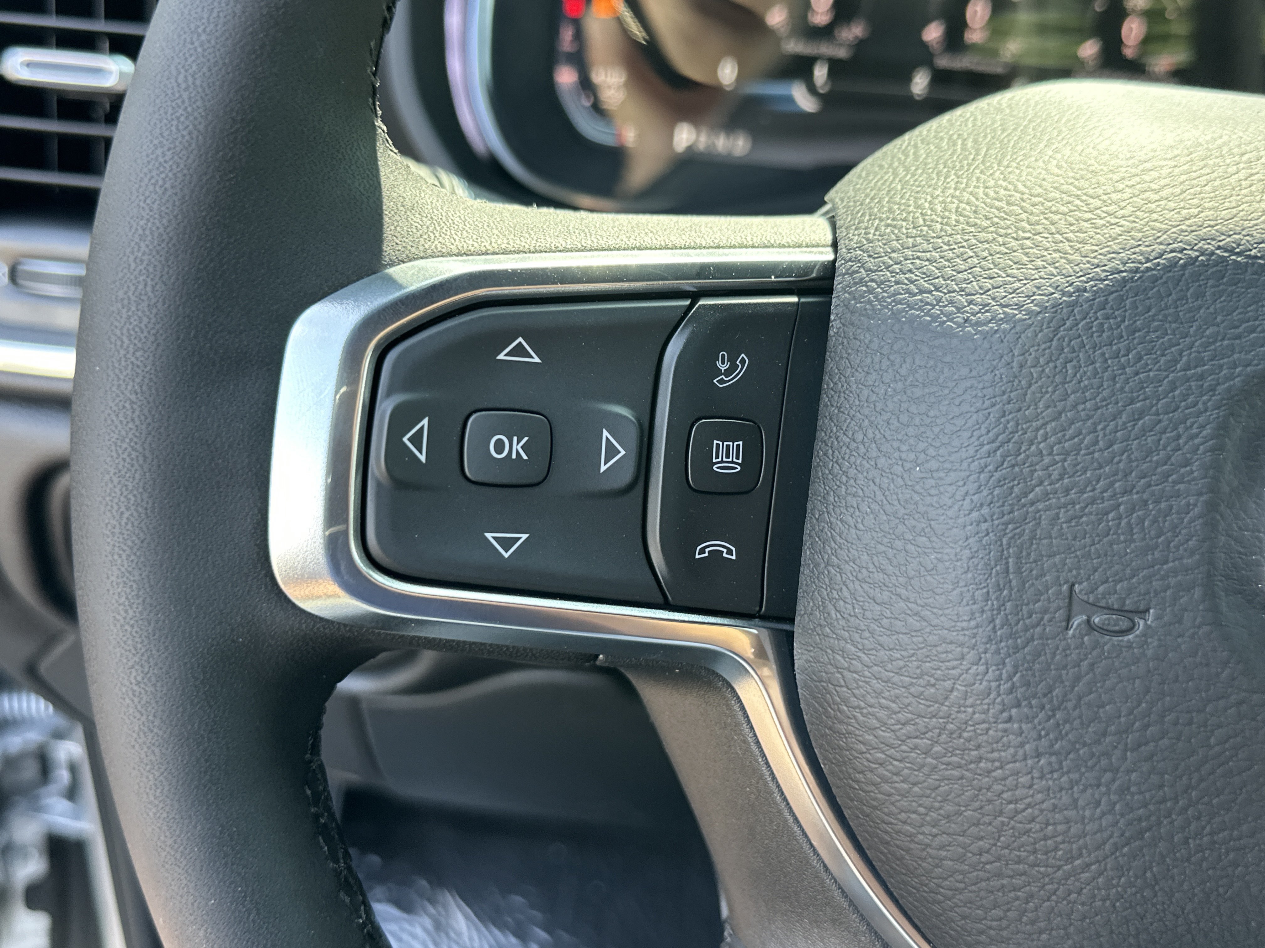 New 2026 RAM 2500 Laramie AWD/4WD image 11