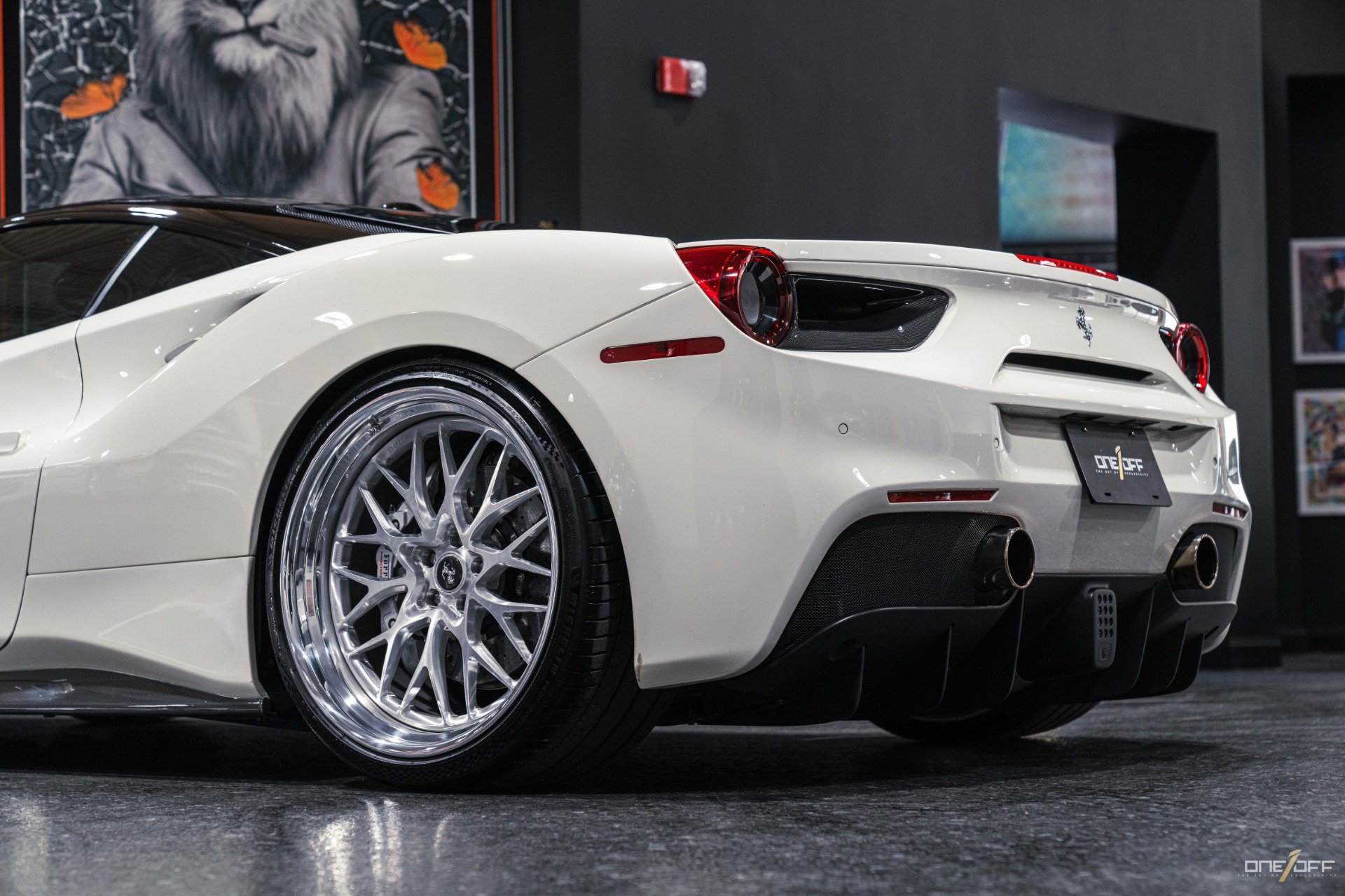 Used 2016 Ferrari 488 GTB RWD image 12