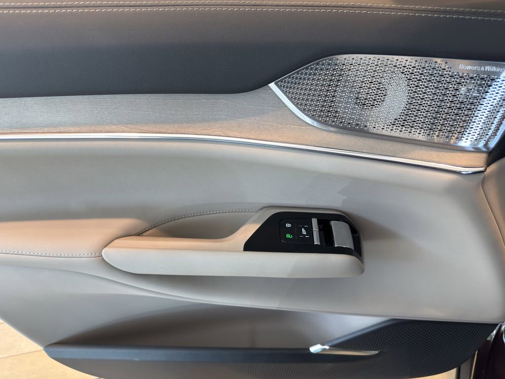 New 2025 Volvo EX90 Ultra image 16