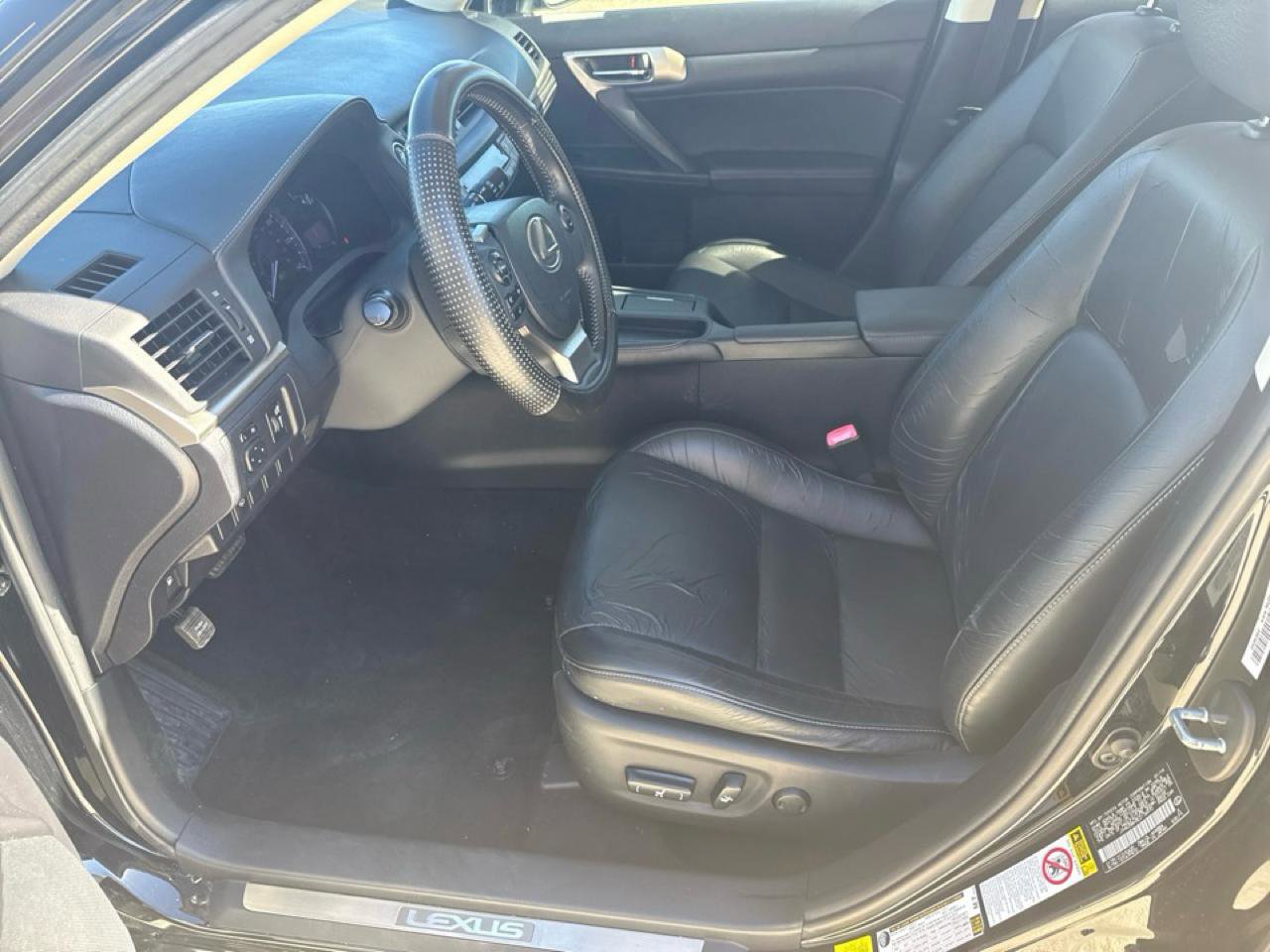 Used 2014 Lexus CT 200h image 24