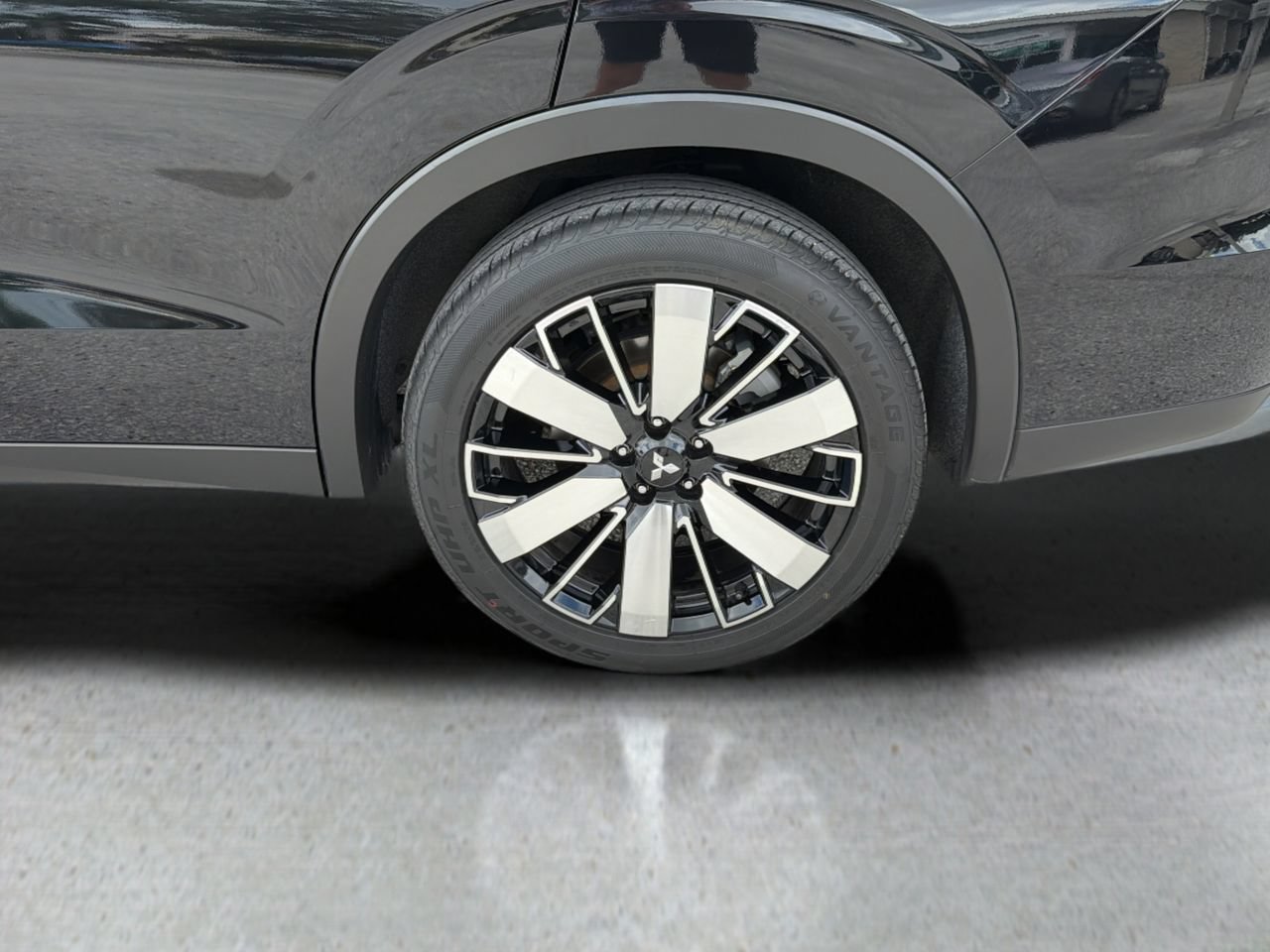 Used 2025 Mitsubishi Outlander SE FWD image 9