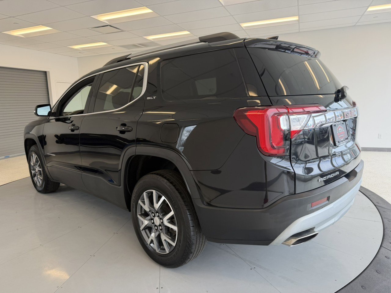 Used 2023 GMC Acadia SLT image 5
