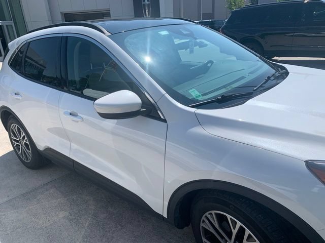 Used 2020 Ford Escape SEL FWD image 2