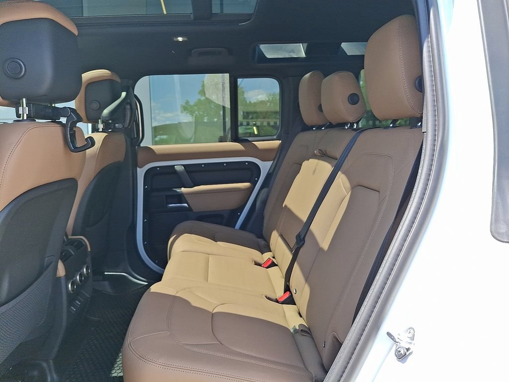 New 2026 Land Rover Defender 110 X-Dynamic SE AWD/4WD image 6
