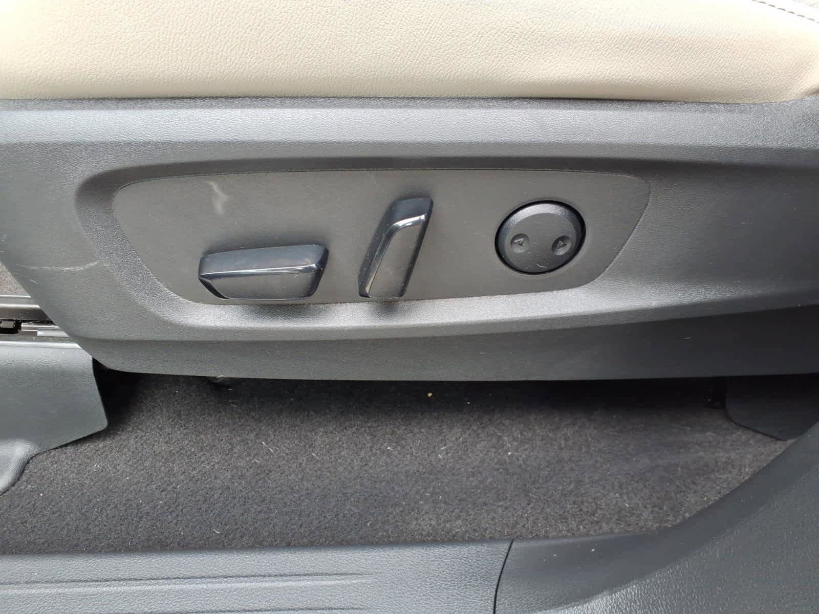 Used 2022 Nissan Pathfinder SL AWD/4WD image 17