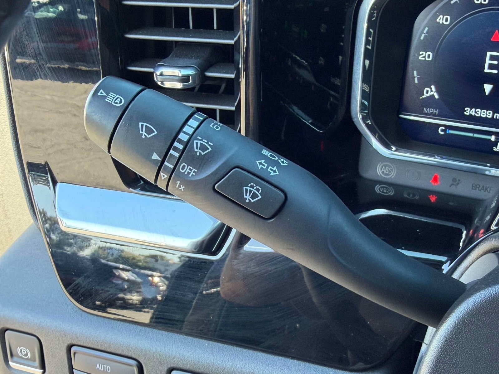 Used 2023 Chevrolet Silverado 1500 LT AWD/4WD image 16