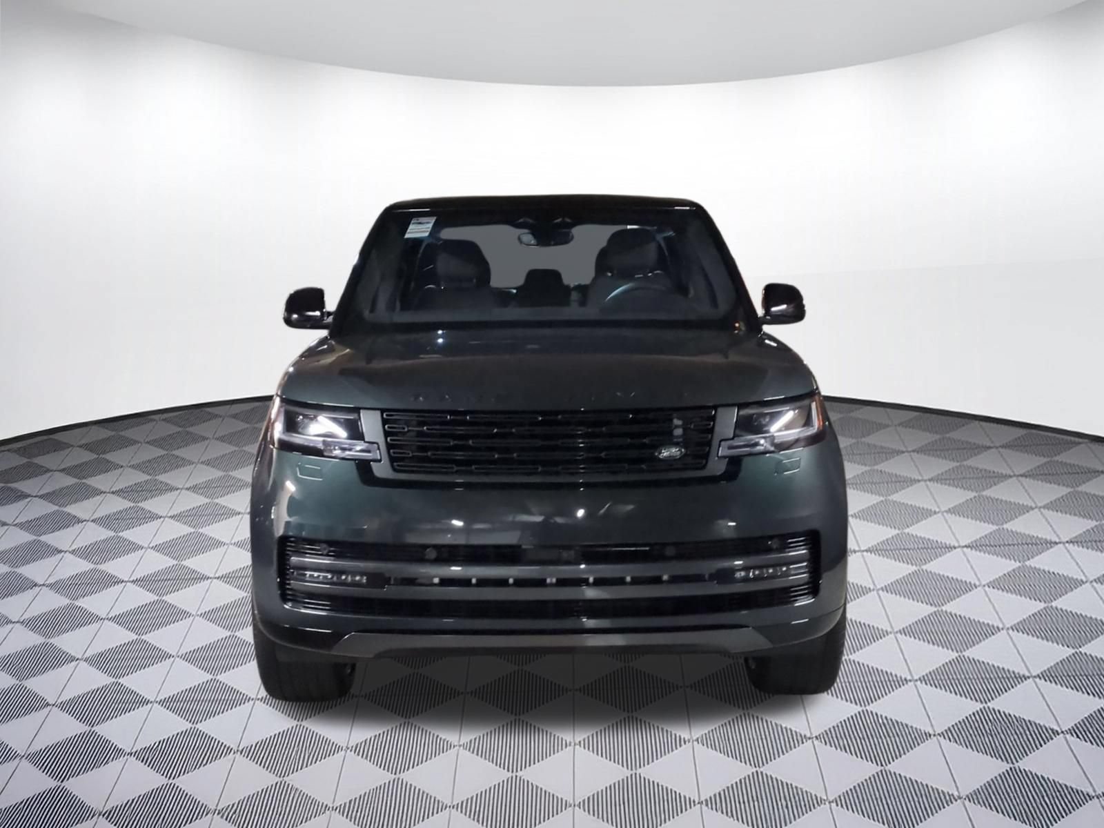 New 2026 Land Rover Range Rover Long Wheelbase SE AWD/4WD image 8