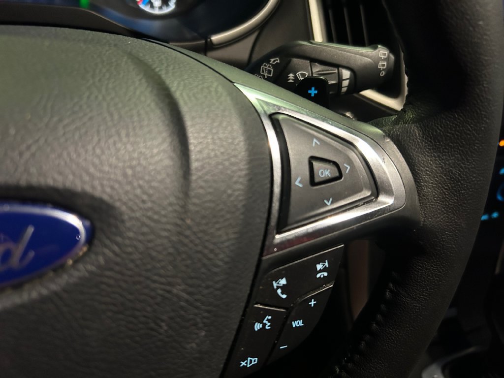 Used 2017 Ford Edge SEL w/ Cargo Accessory Package FWD image 17
