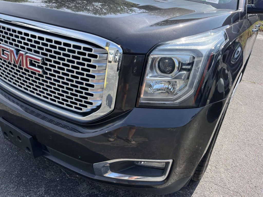 Used 2017 GMC Yukon XL Denali w/ Open Road Package AWD/4WD image 11