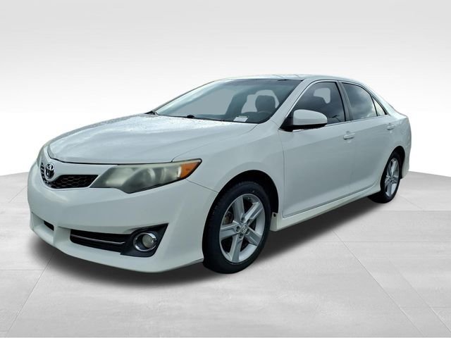 Used 2012 Toyota Camry SE FWD image 2