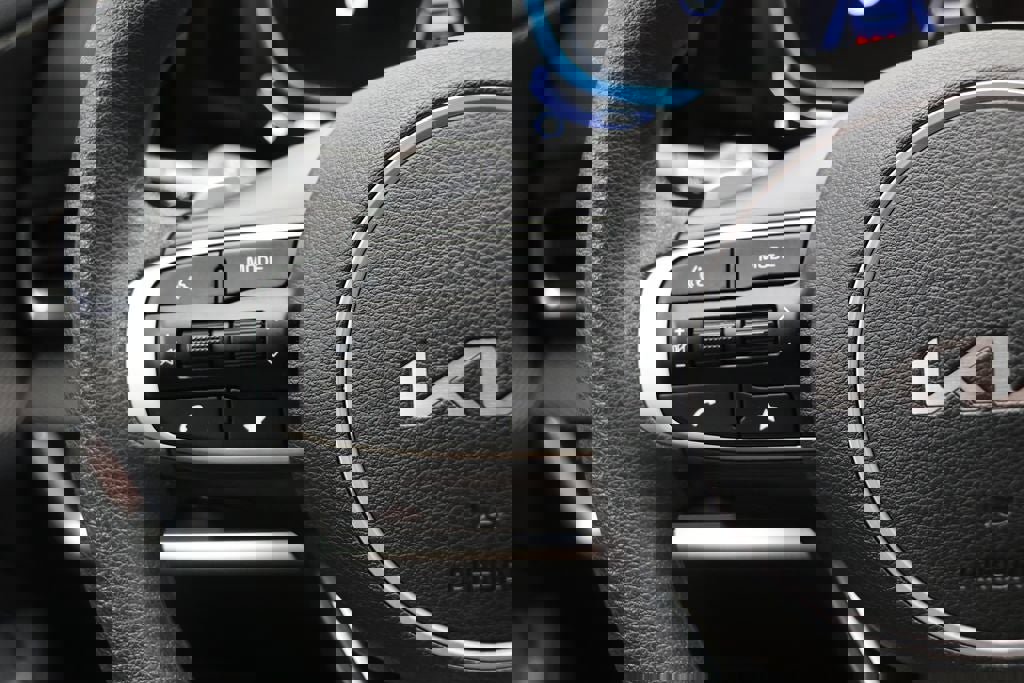 Used 2023 Kia Sportage LX image 18