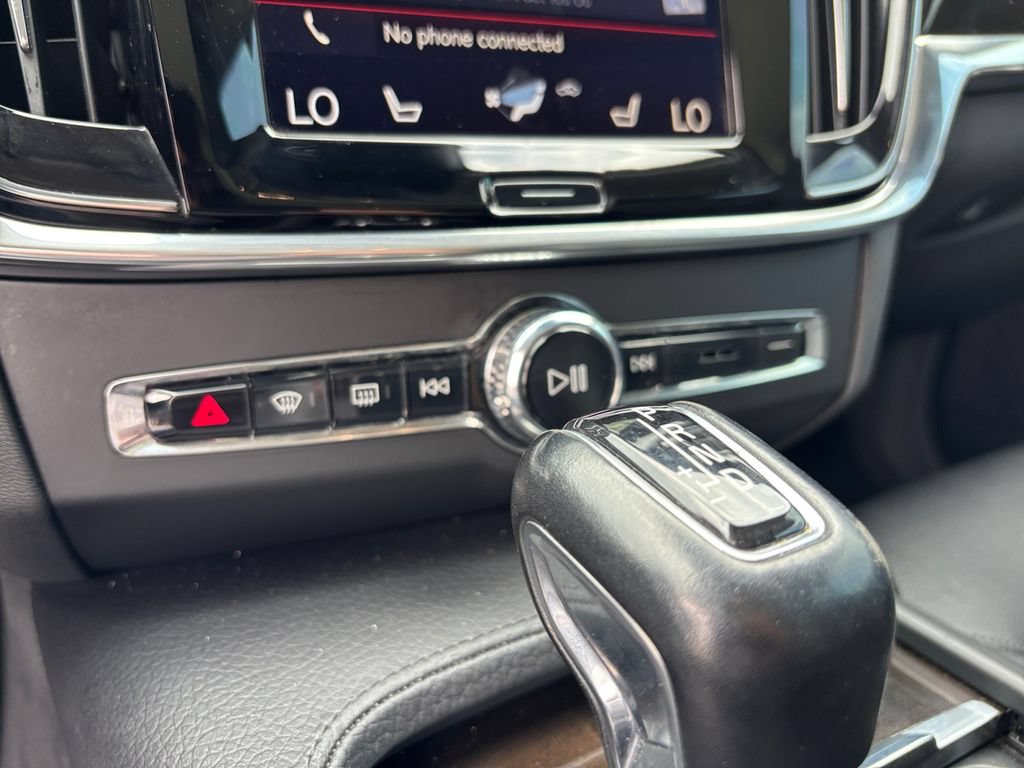 Used 2018 Volvo S90 T5 Momentum w/ Convenience Package FWD image 30