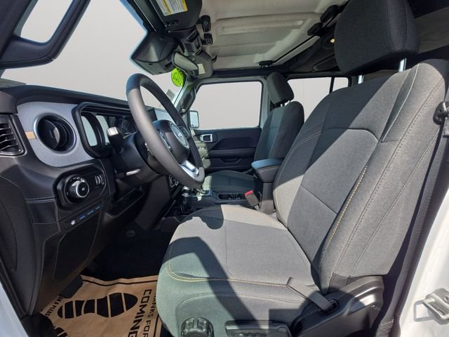 Used 2025 Jeep Wrangler Unlimited Sahara w/ Safety Group image 10
