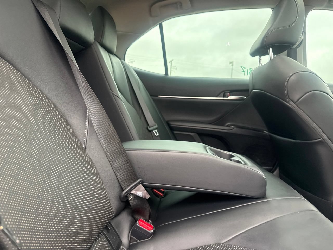 Used 2020 Toyota Camry XSE FWD image 34