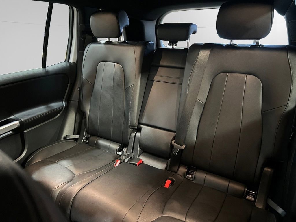 Used 2022 Mercedes-Benz EQB 300 4MATIC image 22