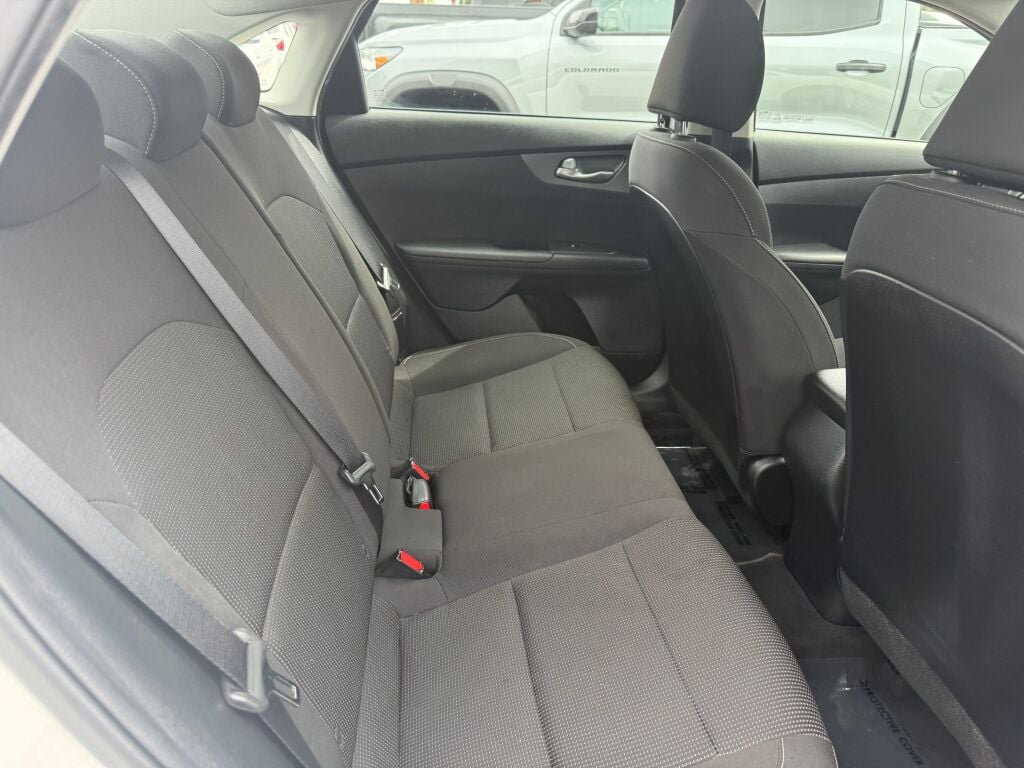 Used 2020 Kia Forte LXS FWD image 26