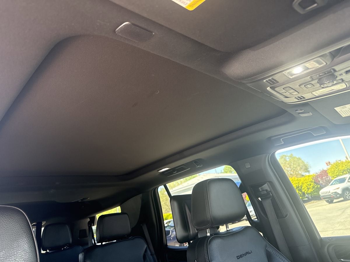 Used 2021 GMC Yukon Denali w/ Denali Ultimate Package AWD/4WD image 29