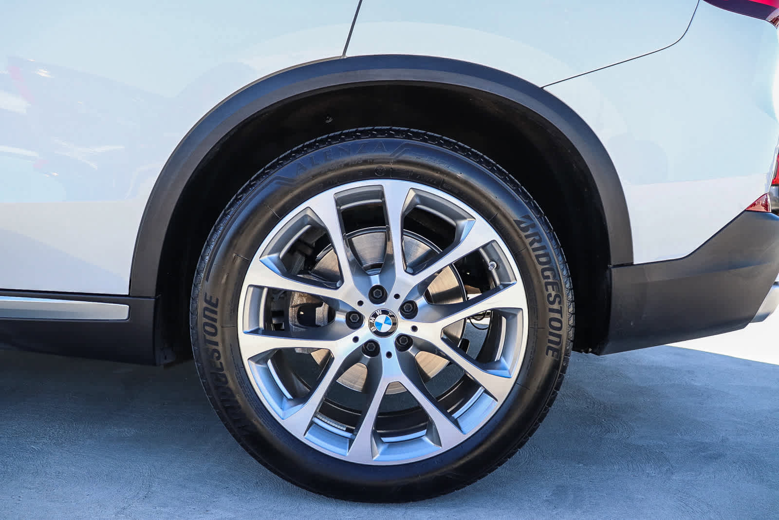 Used 2023 BMW X5 xDrive40i w/ Luxury Seating Package image 13