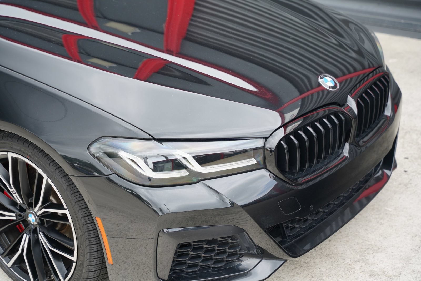 Used 2021 BMW M550i xDrive w/ Executive Package AWD/4WD image 5