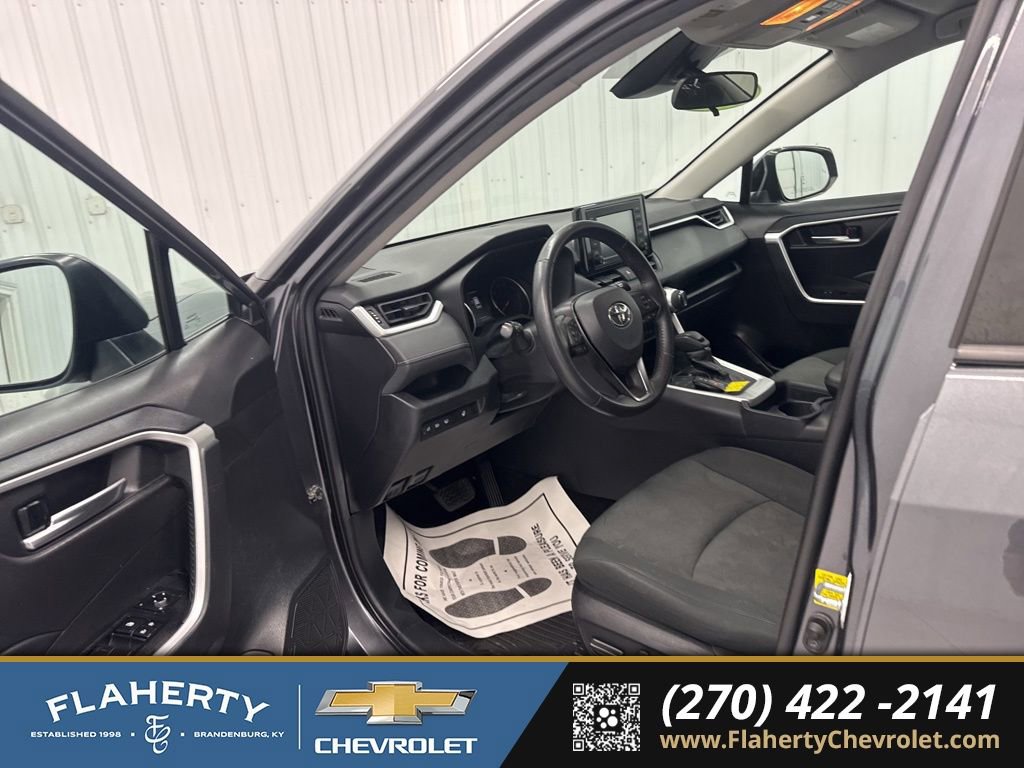 Used 2021 Toyota RAV4 XLE w/ XLE Grade Weather Package image 10