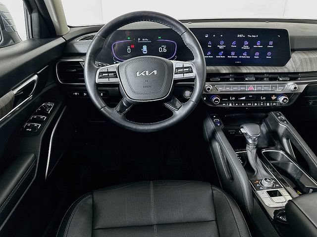Used 2024 Kia Telluride EX w/ EX Captain's Chair Package AWD/4WD image 25