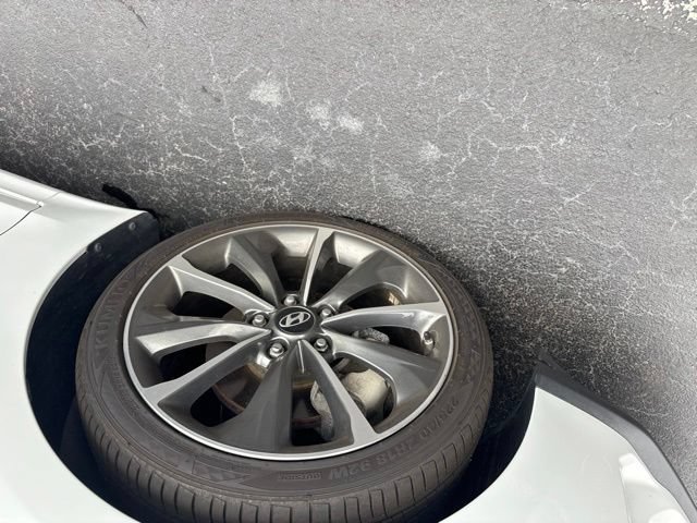 Used 2019 Hyundai Veloster 2.0 Premium FWD image 4