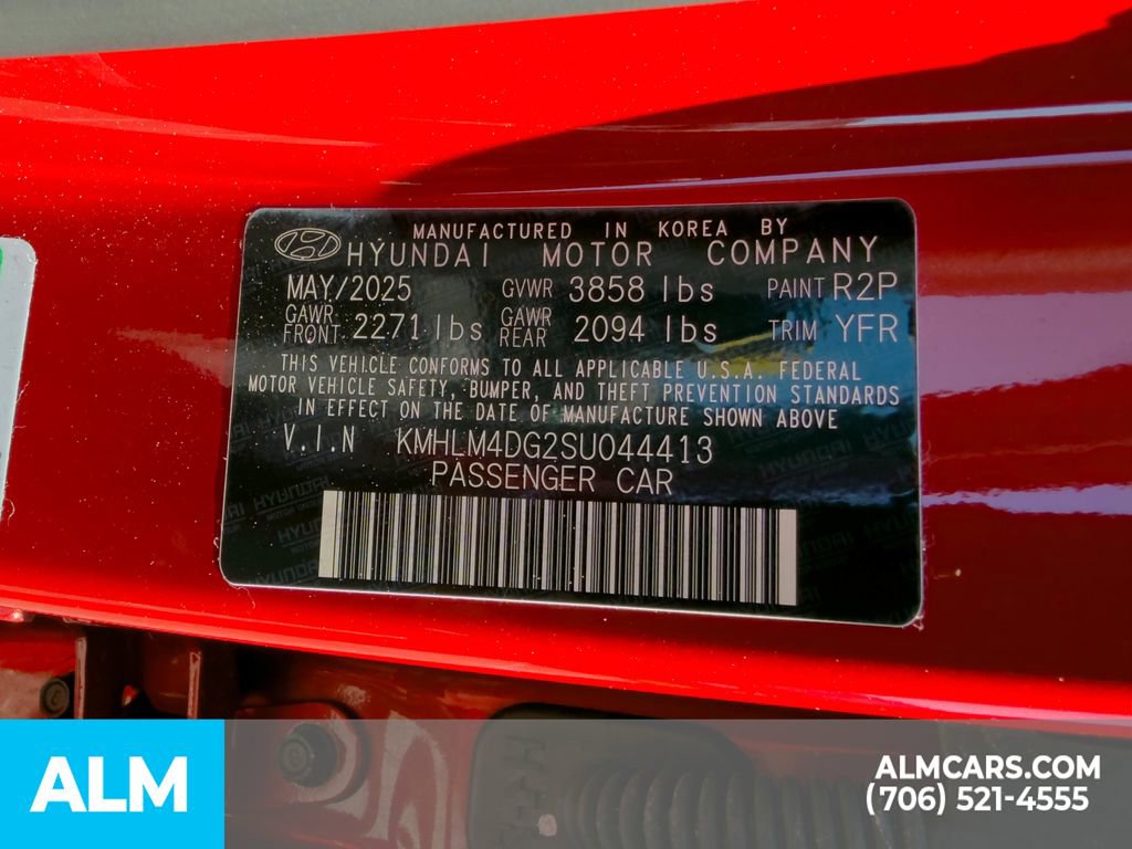 Certified 2025 Hyundai Elantra Sport image 17