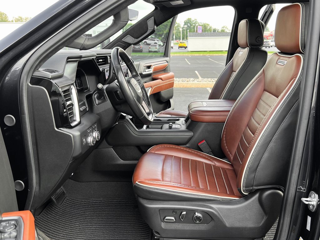 Used 2024 GMC Sierra 2500 Denali Ultimate image 3