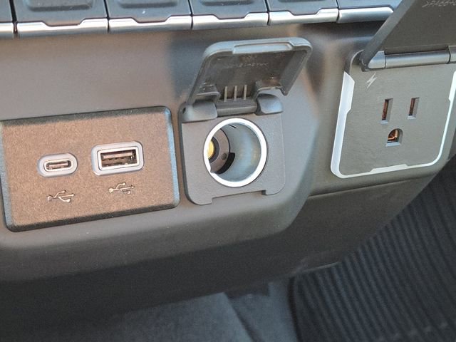 Used 2025 Chevrolet Silverado 2500 Custom w/ Custom Convenience Package image 10