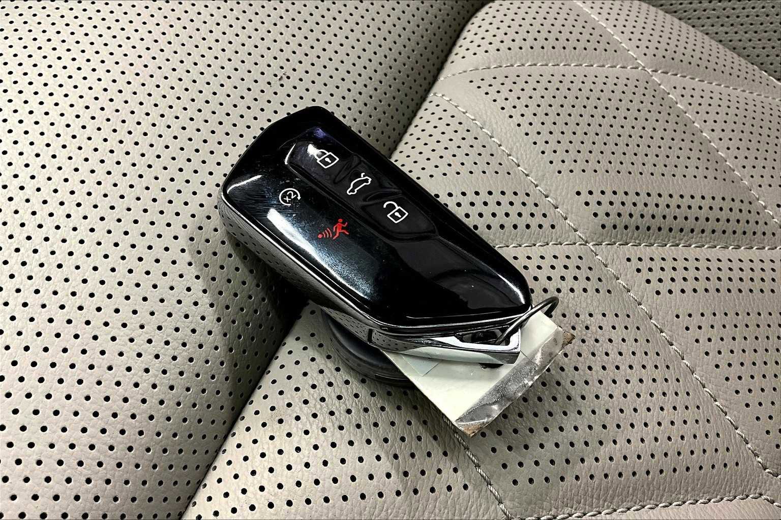 Used 2025 Volkswagen Atlas SEL Premium R-Line image 14