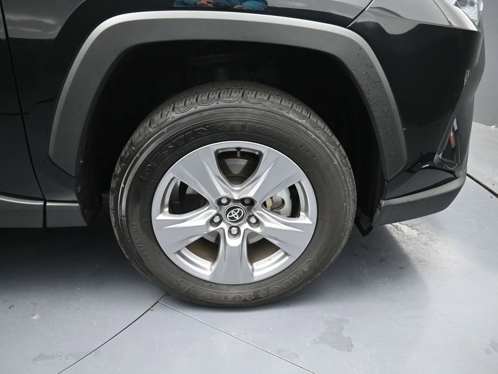 Used 2025 Toyota RAV4 LE image 17