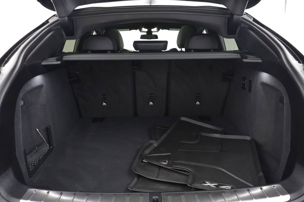 Certified 2024 BMW X4 xDrive30i w/ Premium Package image 18