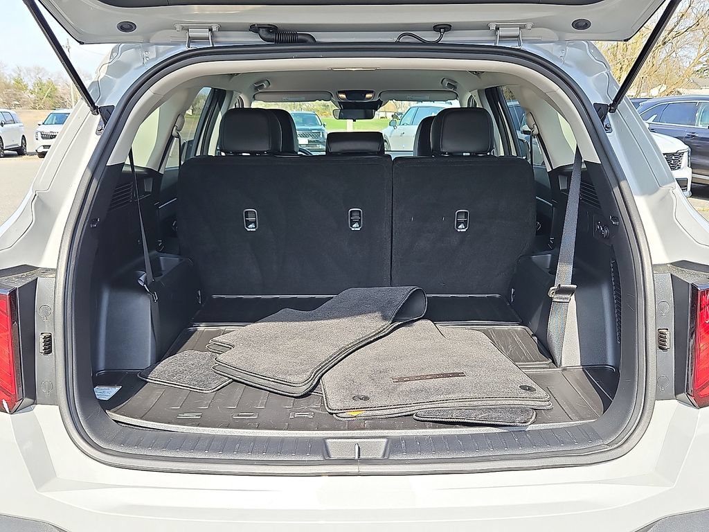 Used 2025 Kia Sorento S FWD image 28