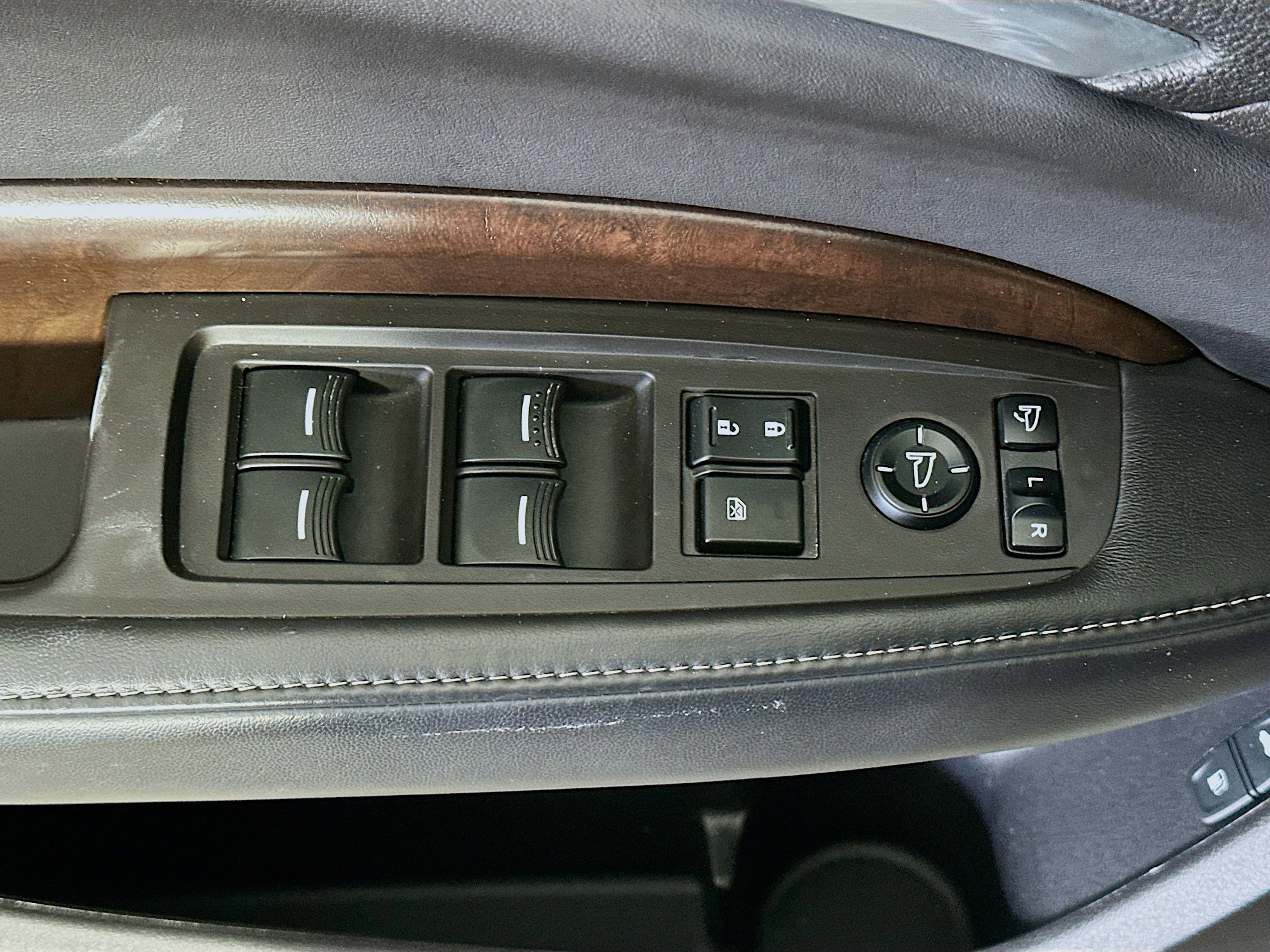 Used 2018 Acura MDX SH-AWD w/ Advance Package image 15