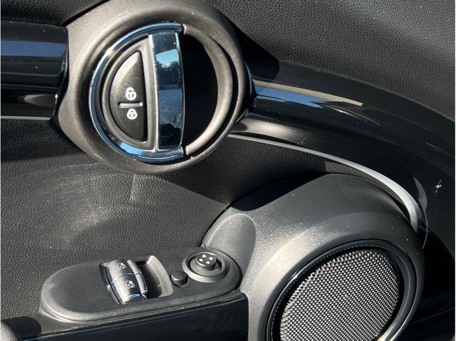 Used 2022 MINI Cooper SE FWD image 17