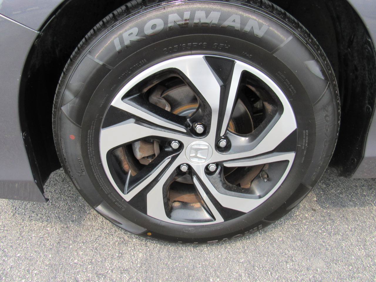 Used 2017 Honda Accord LX image 10