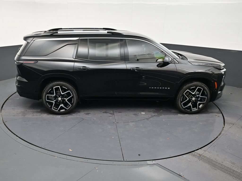 Used 2025 Chevrolet Traverse High Country FWD image 17
