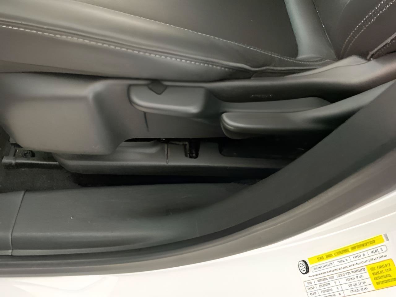 Certified 2024 Buick Encore GX Sport Touring AWD/4WD image 14