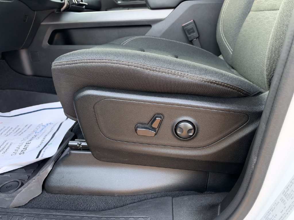 Used 2025 RAM 1500 Big Horn AWD/4WD image 9