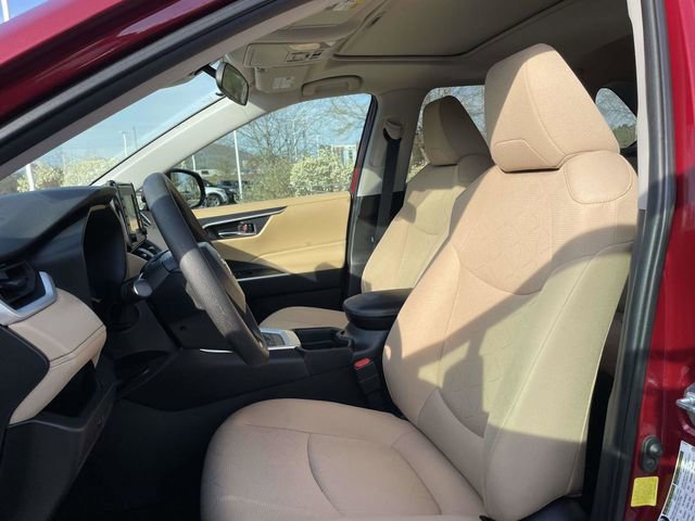 Used 2021 Toyota RAV4 XLE w/ Convenience Package image 20