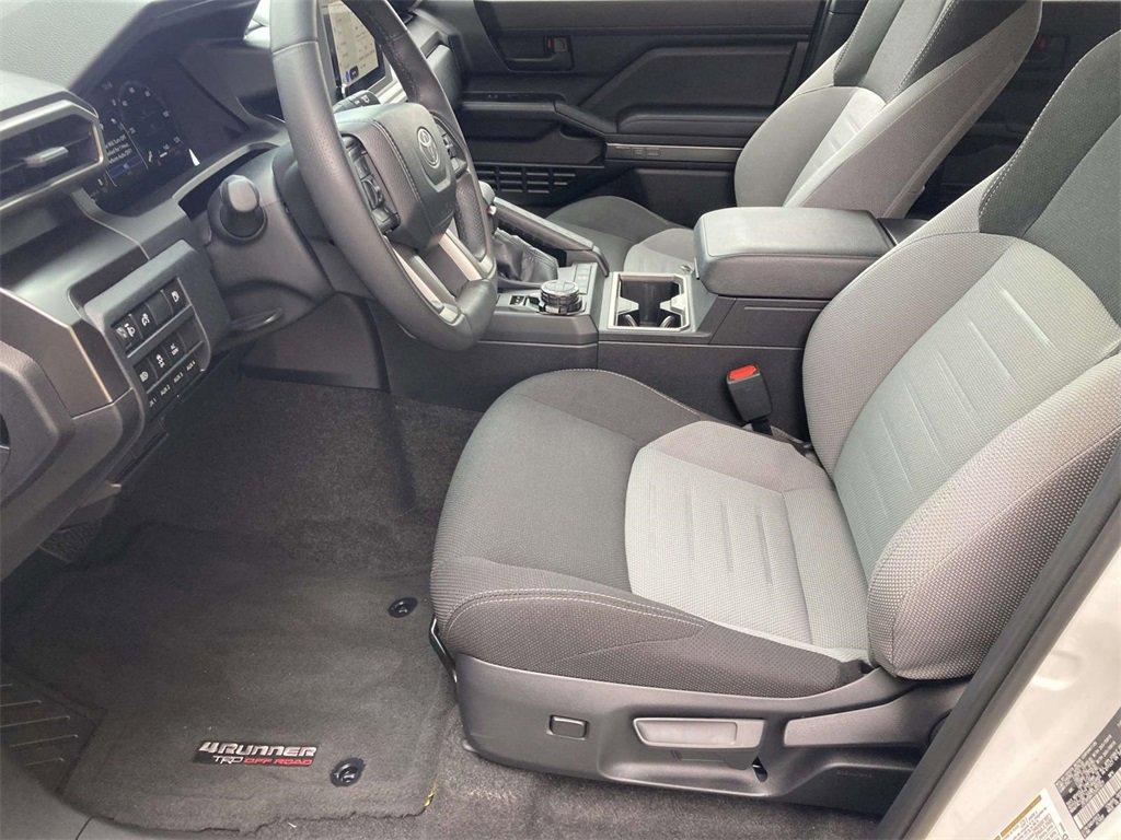 Used 2025 Toyota 4Runner TRD Off-Road image 9