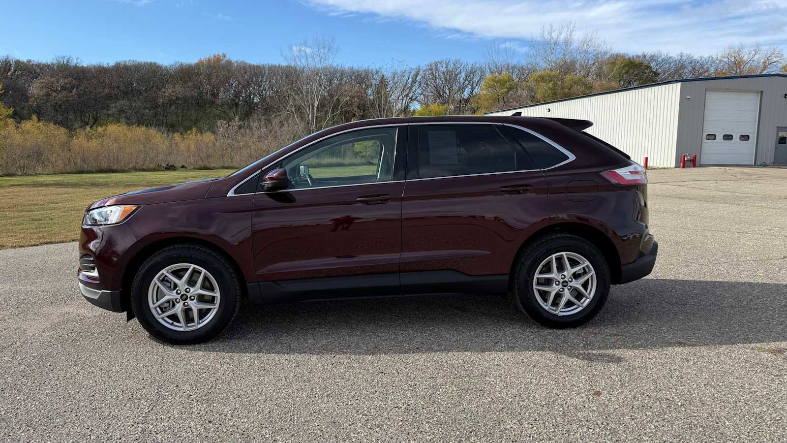 Used 2023 Ford Edge SEL image 6
